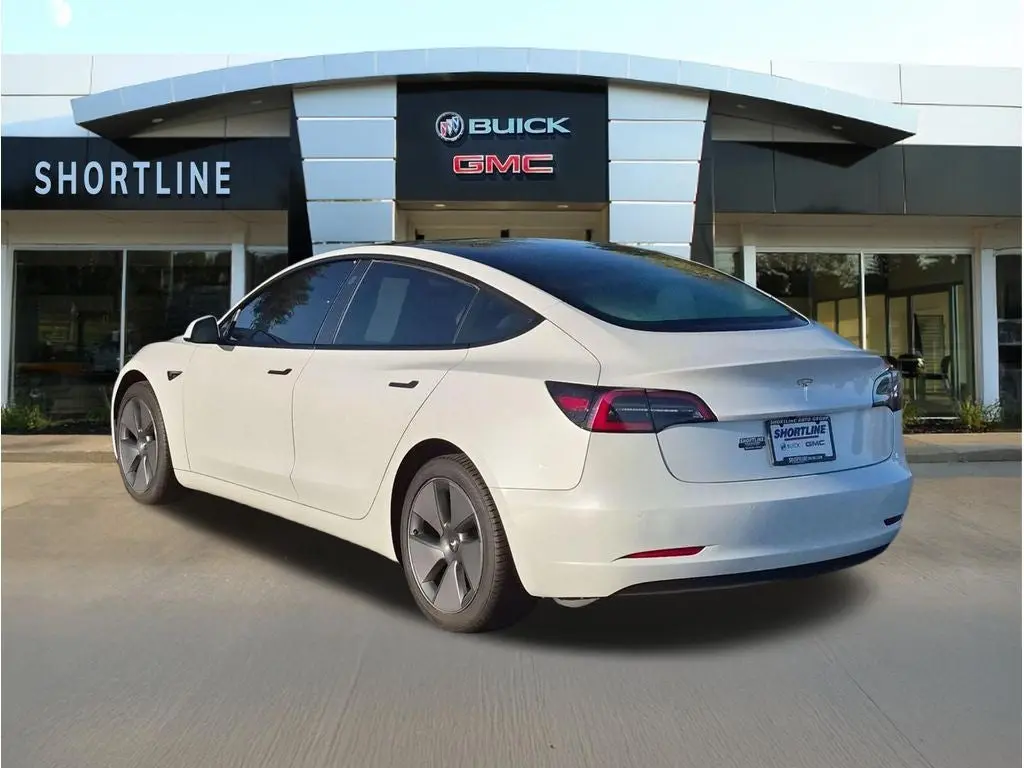 2021 Tesla Model 3 Standard Range Plus photo 5