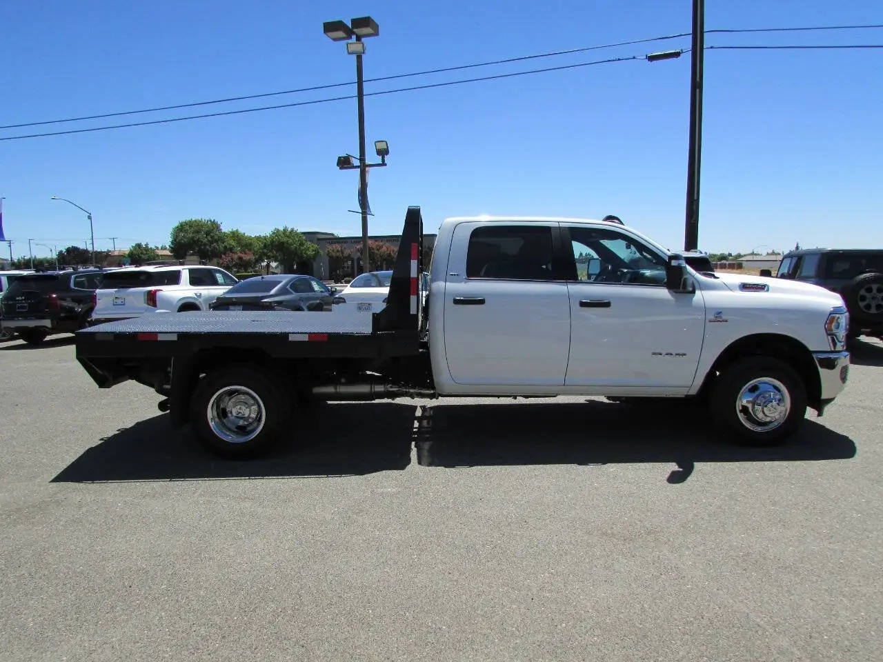 2024 RAM 3500 SLT 4X4 Crew Cab photo 5