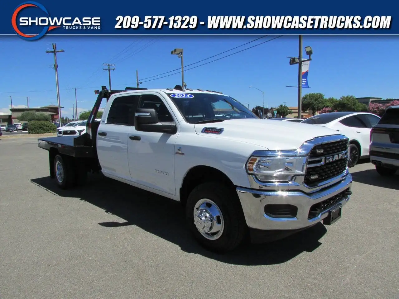 2024 RAM 3500 SLT 4X4 Crew Cab photo 1