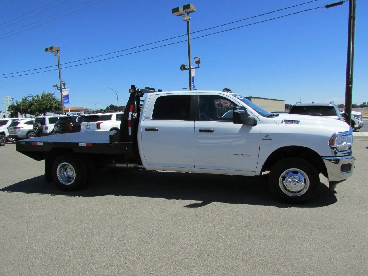 2024 RAM 3500 SLT 4X4 Crew Cab photo 5