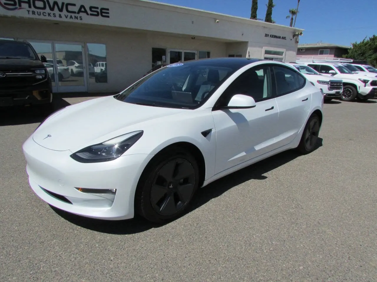 2023 Tesla Model 3 Long Range photo 4