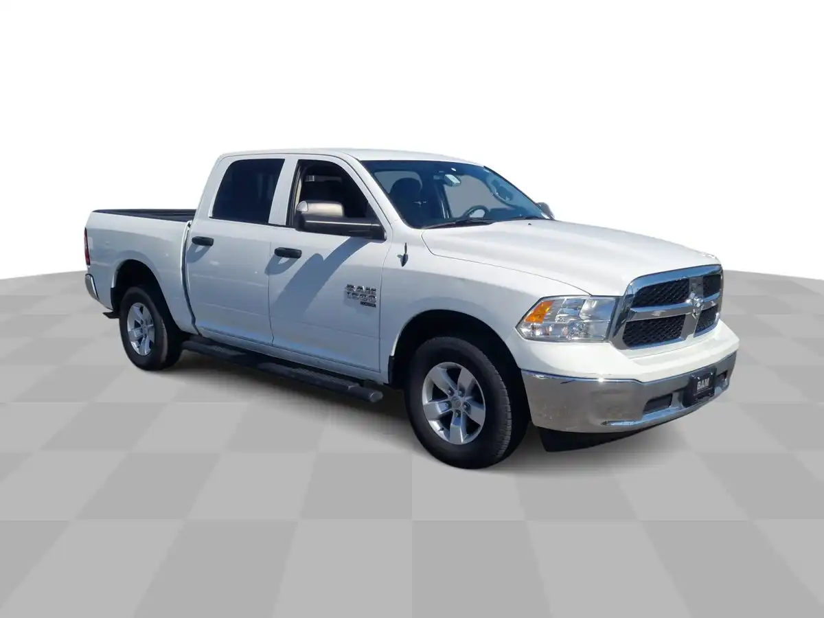 2022 RAM 1500 Classic SLT 4x4 Crew Cab 5'7's photo
