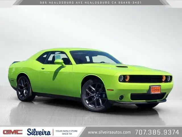 2019 Dodge Challenger SXT Auto's photo