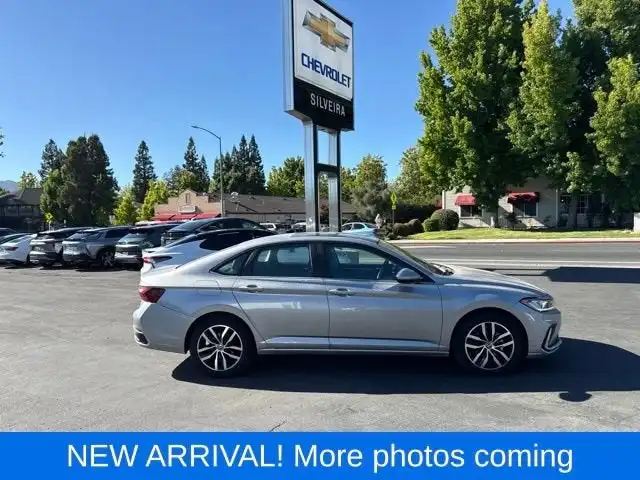 2025 Volkswagen Jetta 1.5T SE Auto SULEV's photo