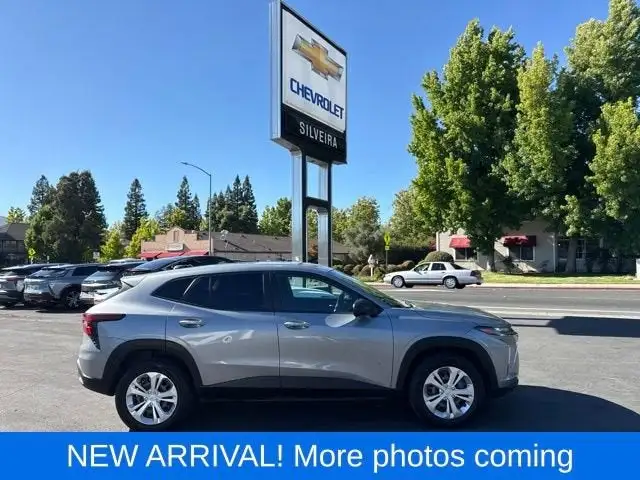 2024 Chevrolet Trax LS's photo