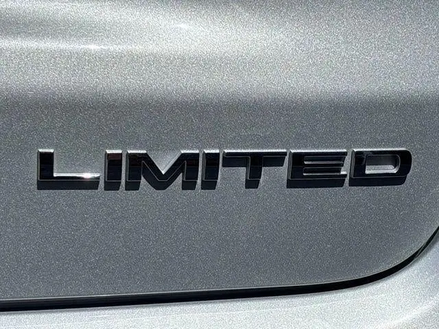 2025 Jeep Compass Limited 4X4 photo 4