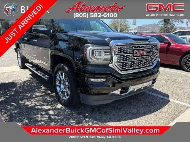 2018 GMC Sierra 4WD Crew Cab Standard Box's photo