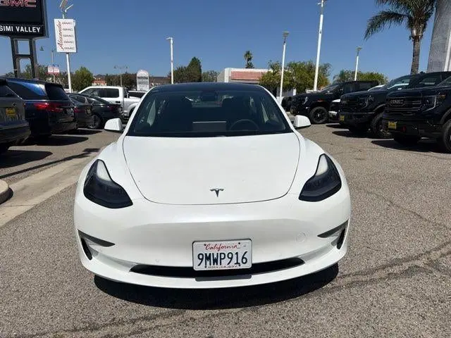 2021 Tesla Model 3 Standard Range Plus photo 4
