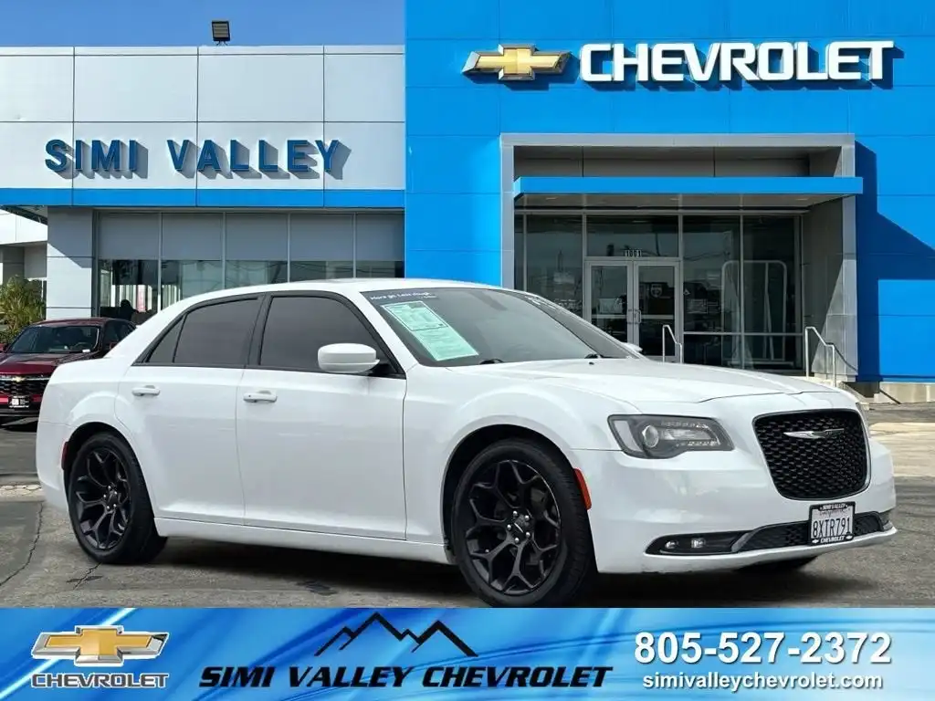 2019 Chrysler 300 S's photo