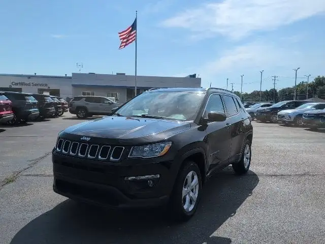 2018 Jeep Compass Latitude 4X4 photo 1