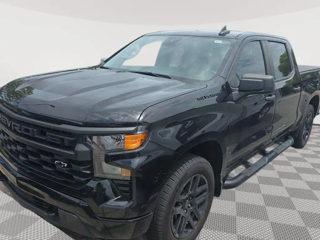 2023 Chevrolet Silverado 1500 Custom 4X4 Crew Cab Short Box's photo