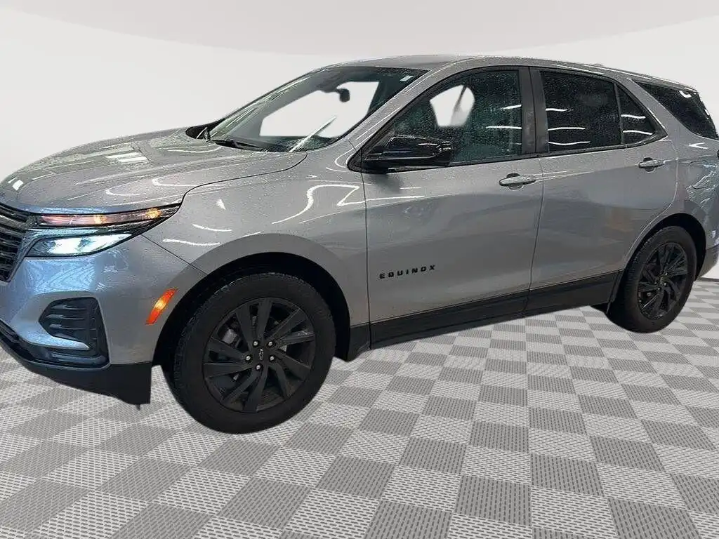 2024 Chevrolet Equinox LS's photo
