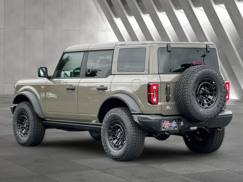 2026 Ford Bronco Badlands 4x4 photo 5