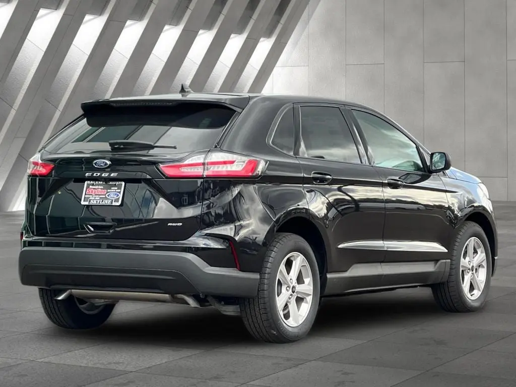 2024 Ford Edge SE AWD photo 3