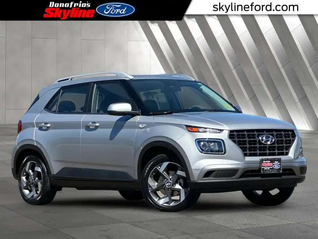 2025 Hyundai Venue SEL IVT's photo