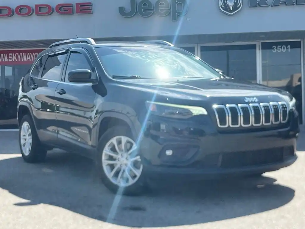 2019 Jeep Cherokee Latitude's photo