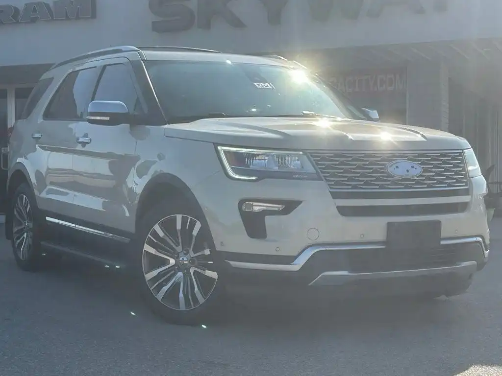 2018 Ford Explorer Platinum 4WD's photo