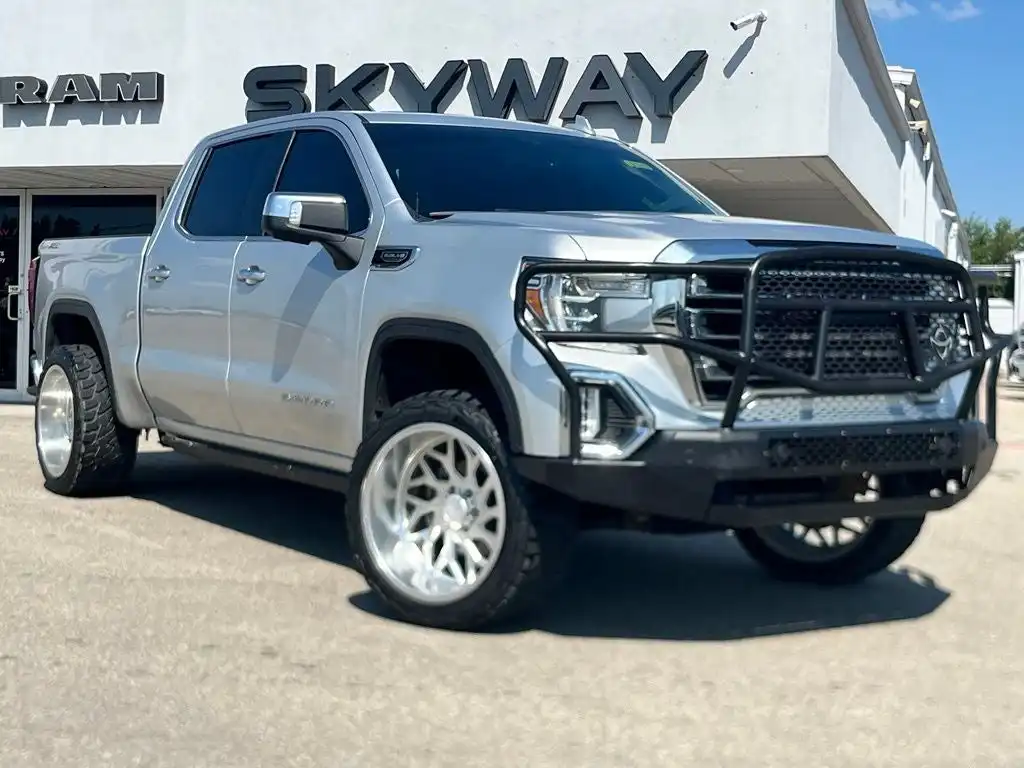 2020 GMC Sierra 4WD Crew Cab Short Box SLT's photo