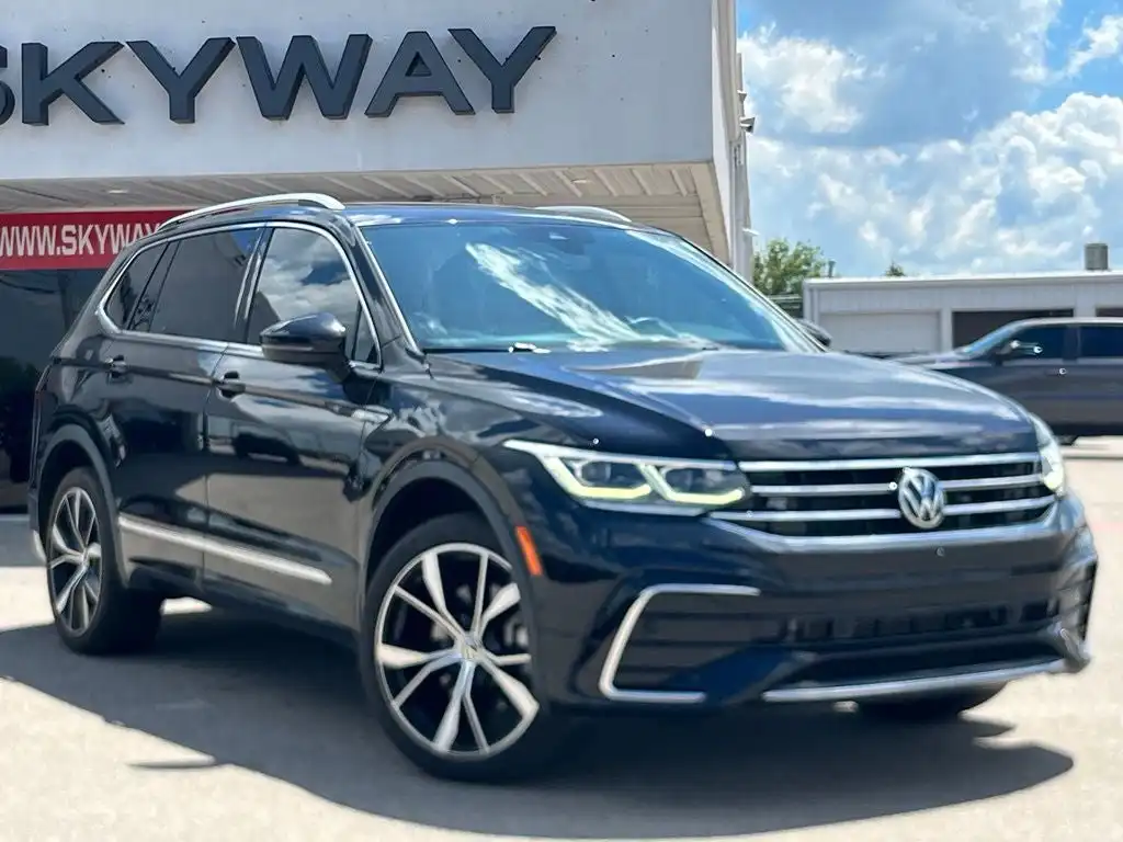 2022 Volkswagen Tiguan 2.0T SEL R-Line 4Motion's photo