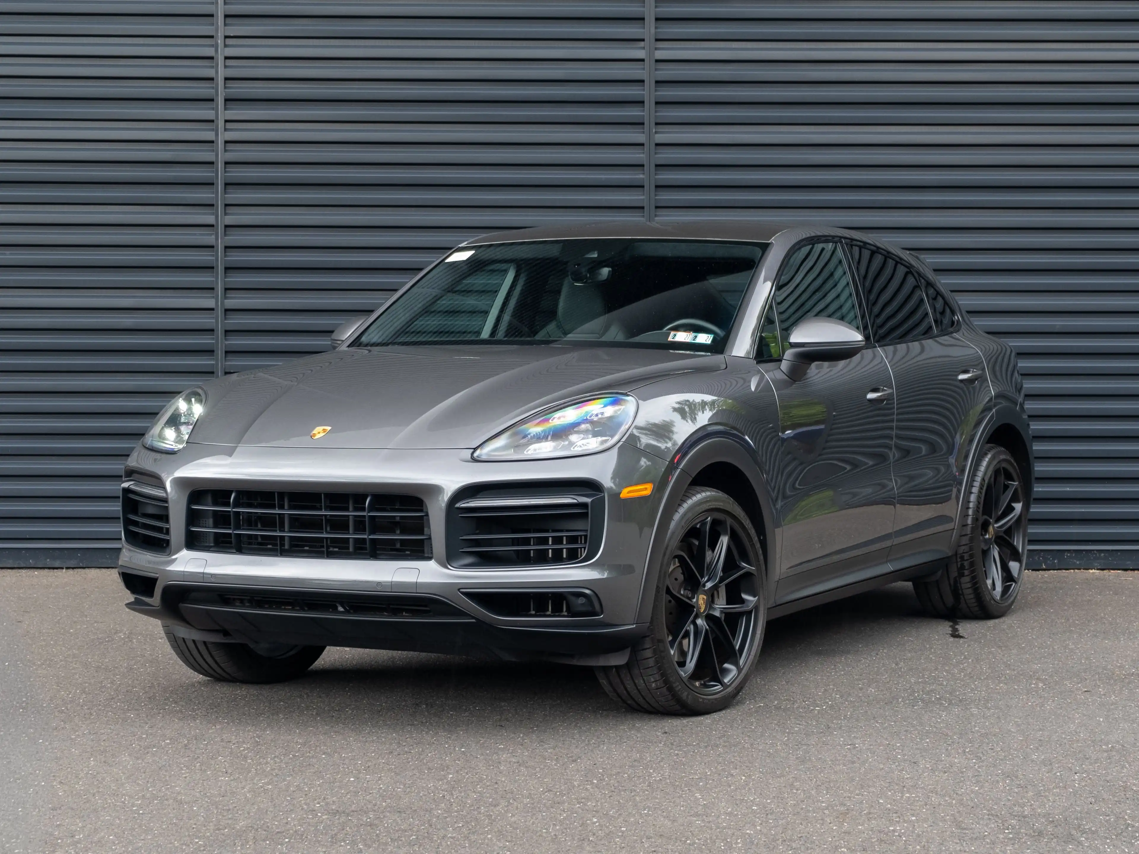 2022 Porsche Cayenne S's photo