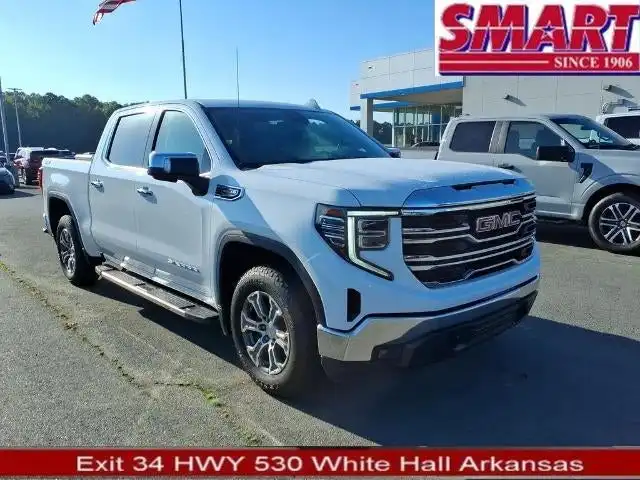 2022 GMC Sierra 4WD Crew Cab Short Box SLT's photo
