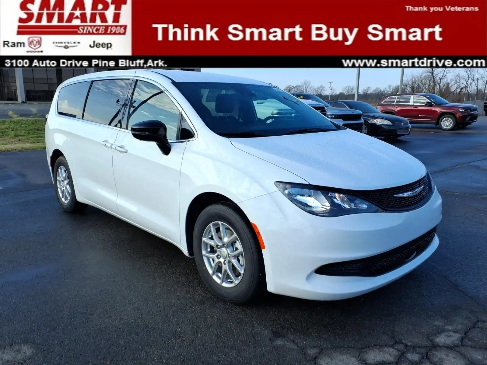 2026 Chrysler Voyager LX's photo