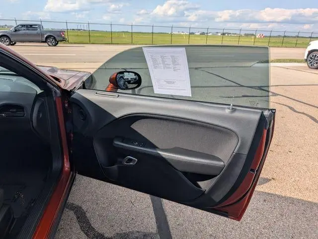 2020 Dodge Challenger SXT Auto photo 4