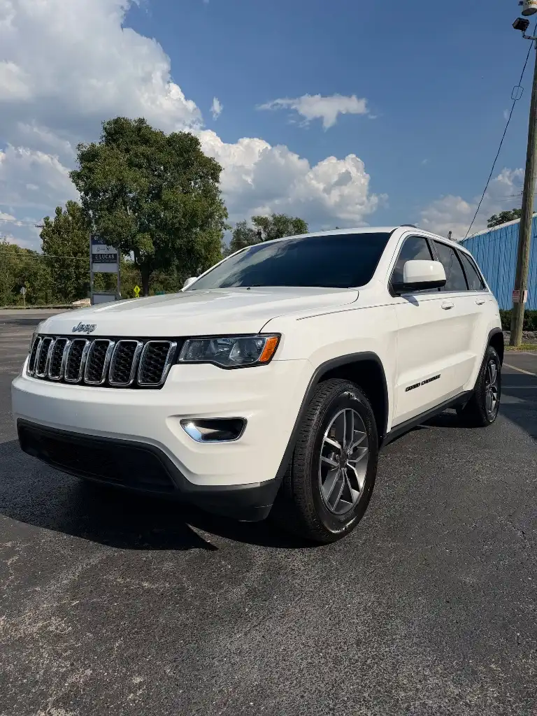 2020 Jeep Grand Cherokee Laredo E's photo