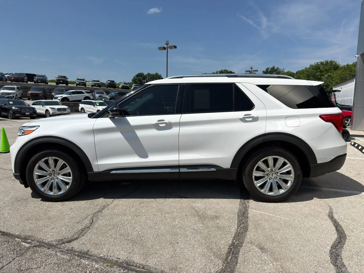 2021 Ford Explorer Limited HEV 4WD photo 4