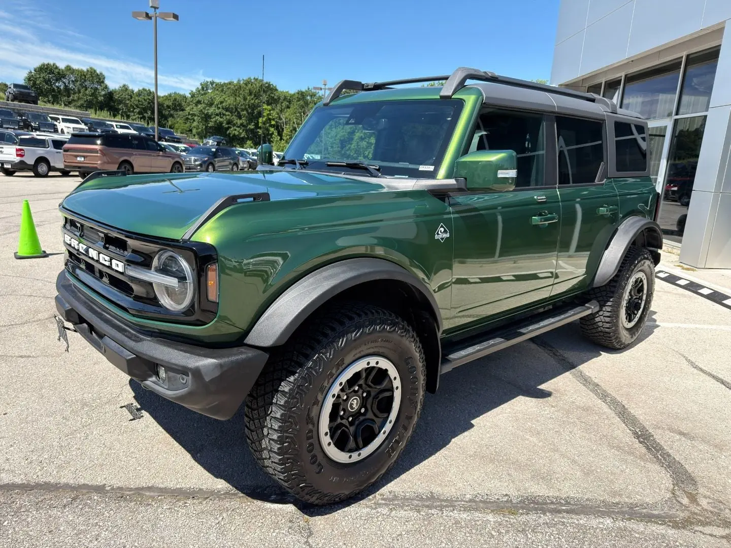 2023 Ford Bronco Outer Banks 4x4 photo 3