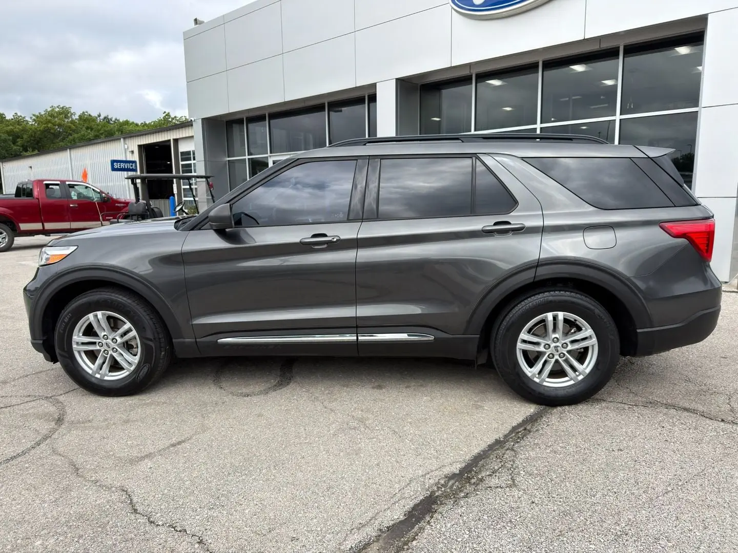 2020 Ford Explorer XLT RWD photo 4