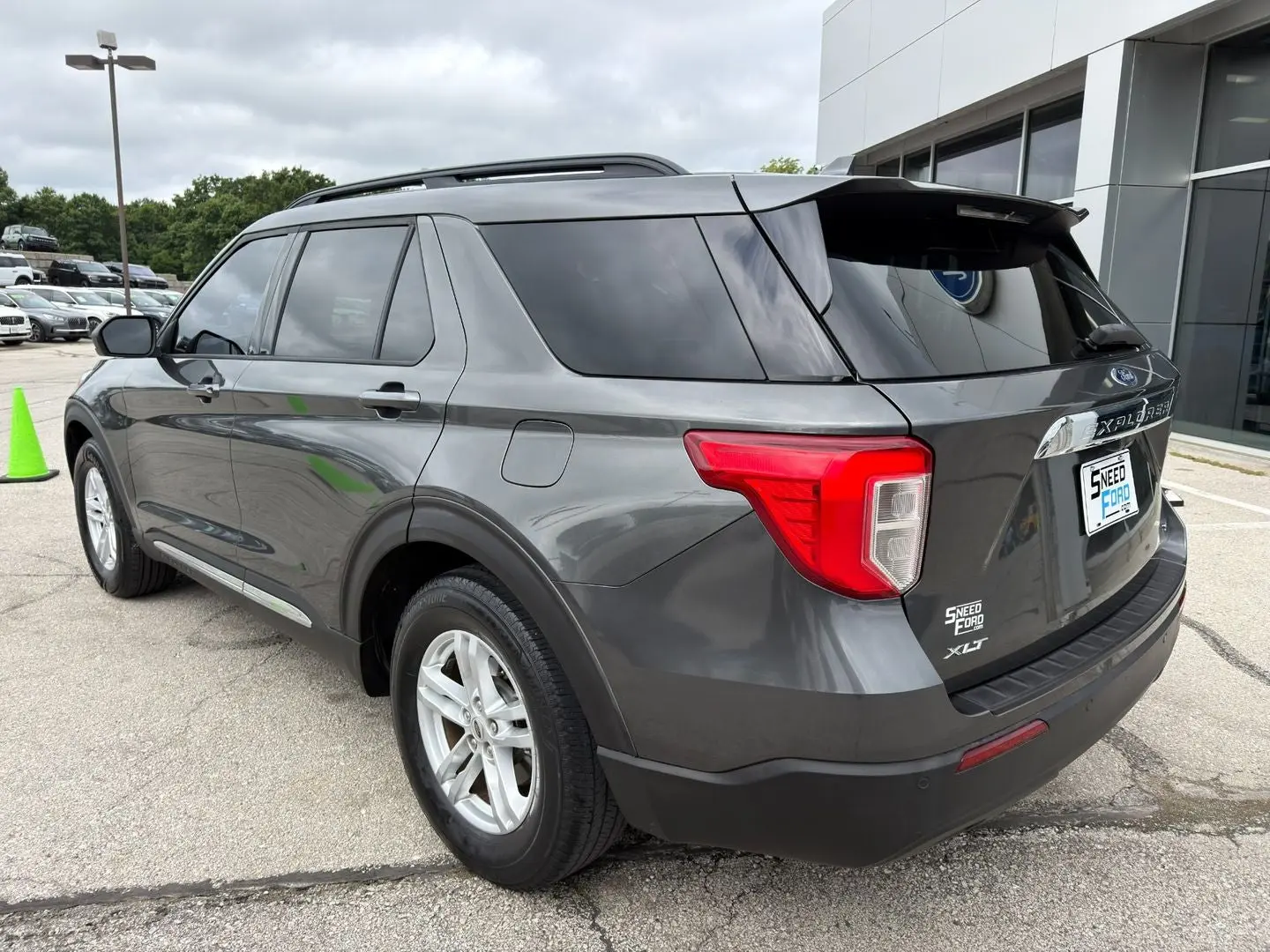 2020 Ford Explorer XLT RWD photo 5