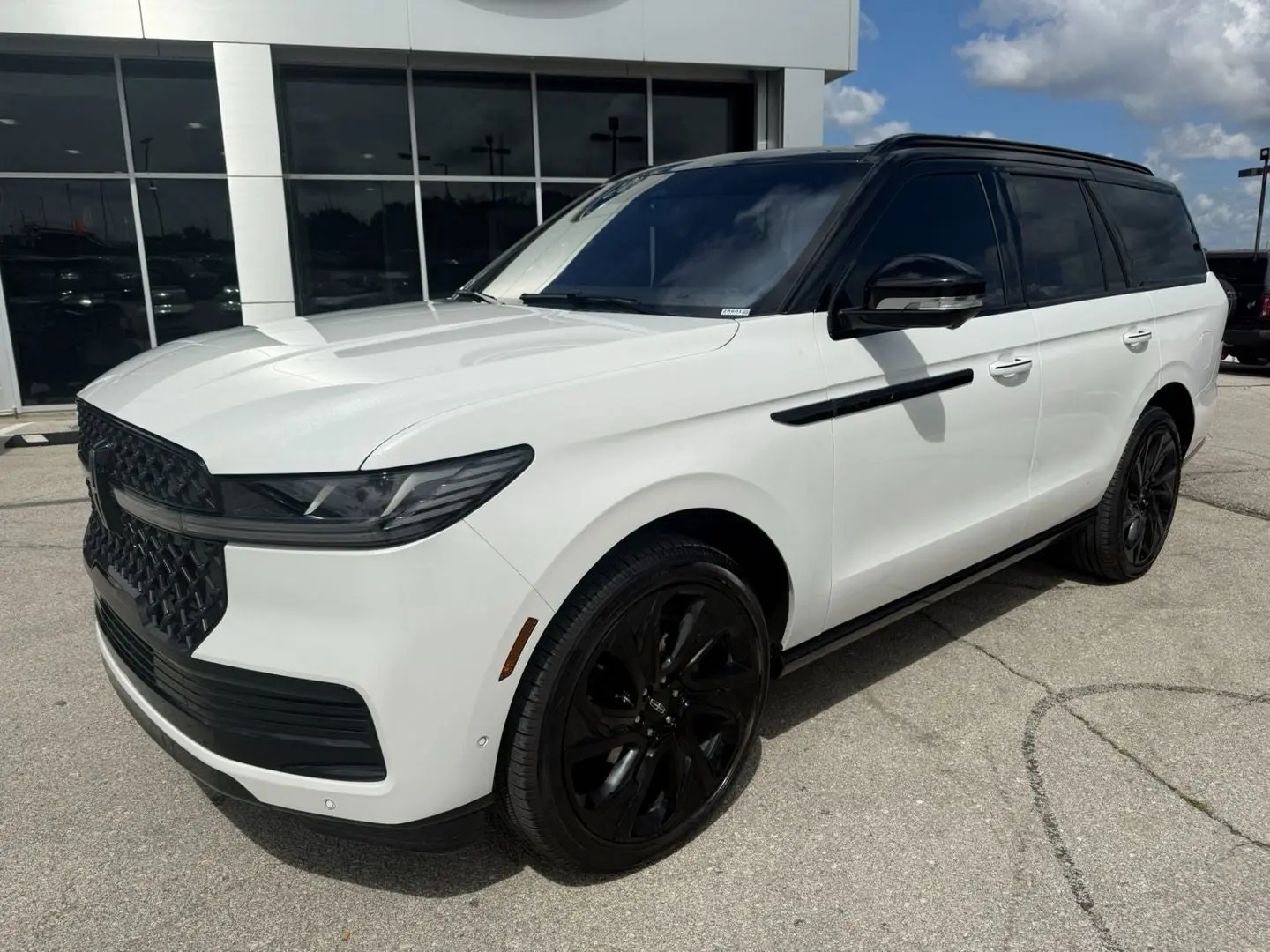 2025 Lincoln Navigator Black Label 4WD photo 3