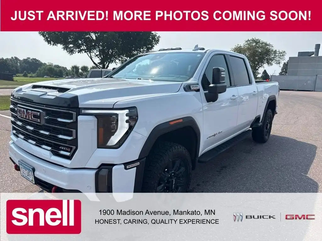 2024 GMC Sierra 4WD Crew Cab Standard Box AT4's photo