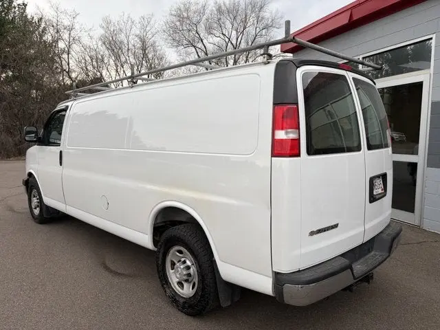 2017 Chevrolet Express 3500 Extended Work Van photo 3