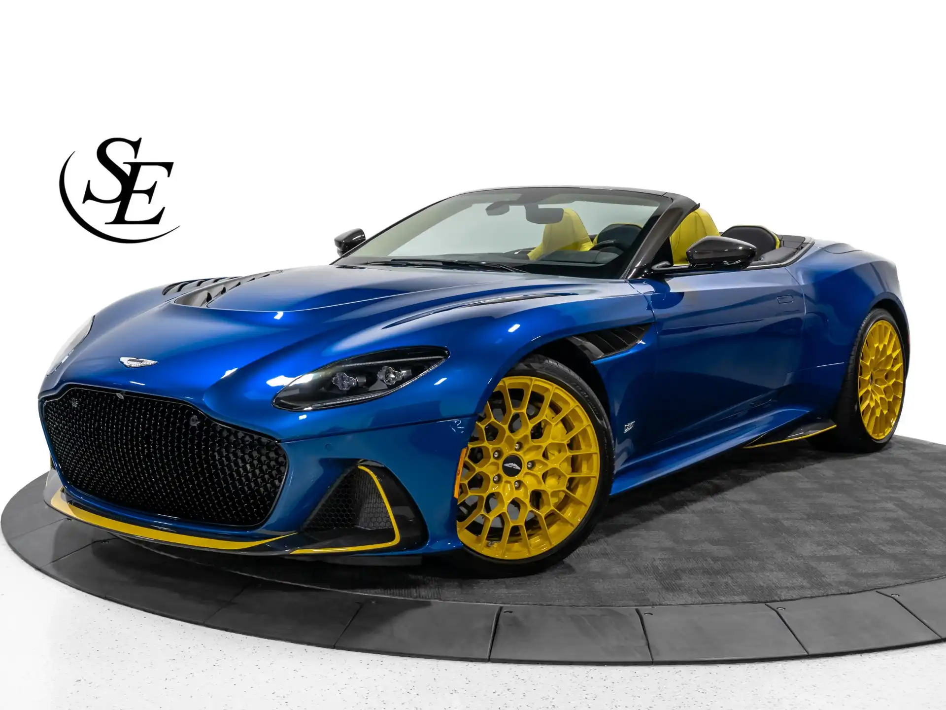 2023 Aston Martin DBS 5.2 Volante V12's photo