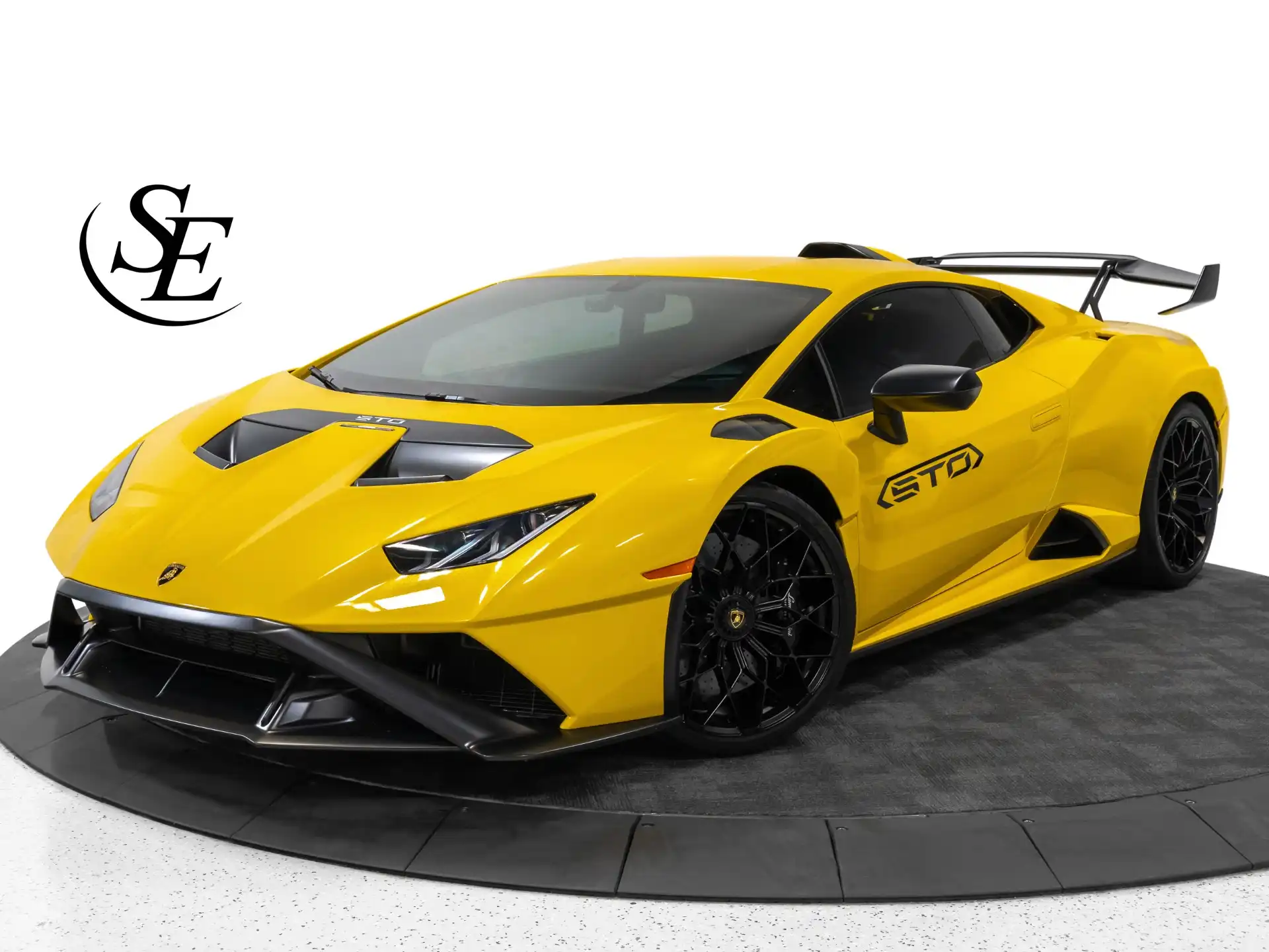 2022 Lamborghini Huracan STO Coupe's photo