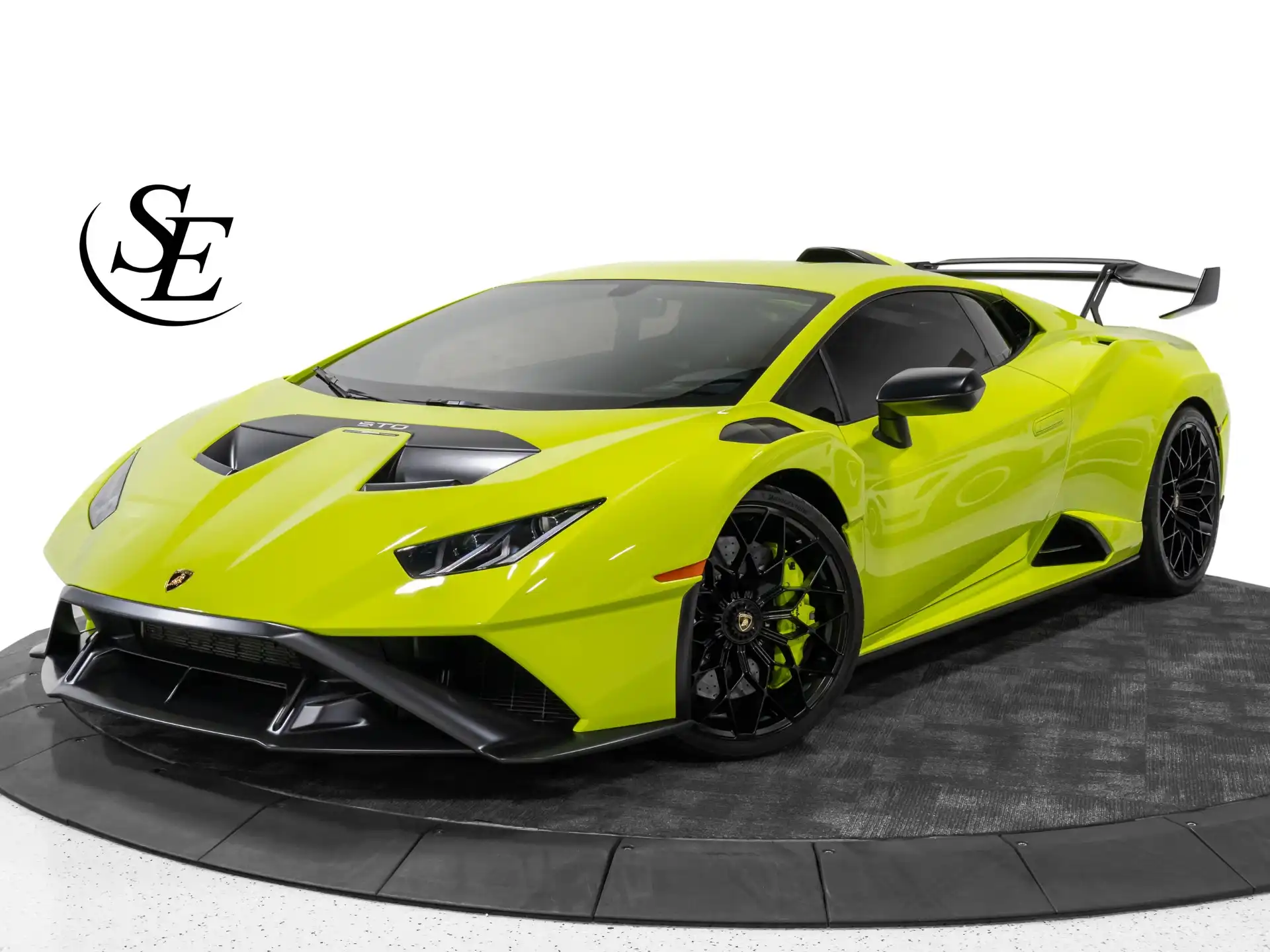 2023 Lamborghini Huracan STO Coupe's photo