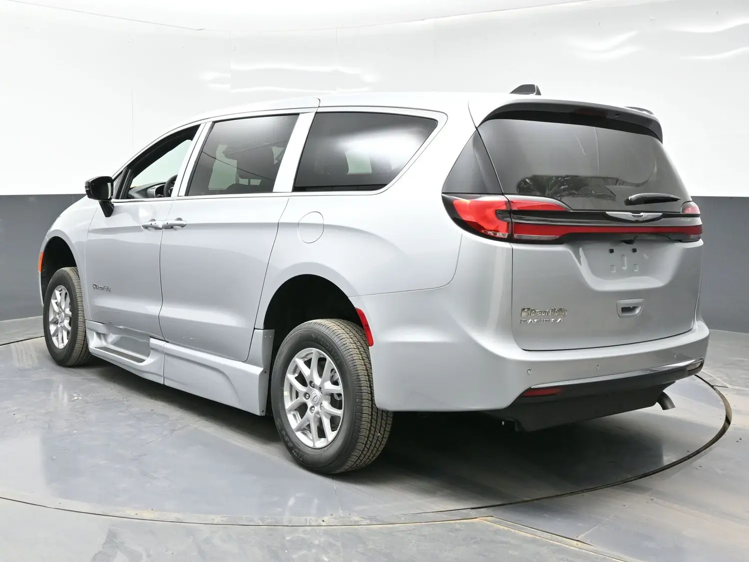 2026 Chrysler Pacifica Select photo 4