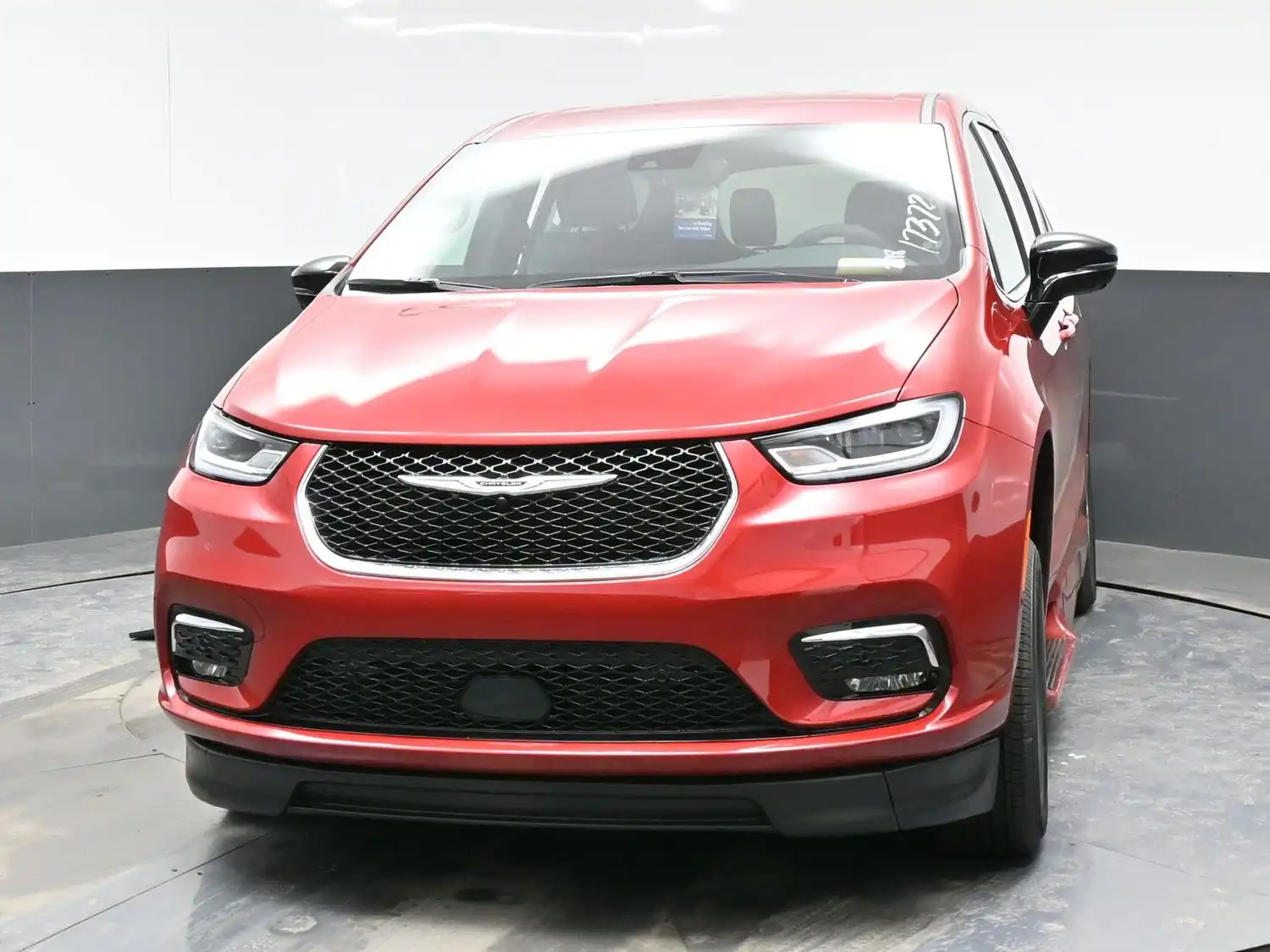 2026 Chrysler Pacifica Select's photo
