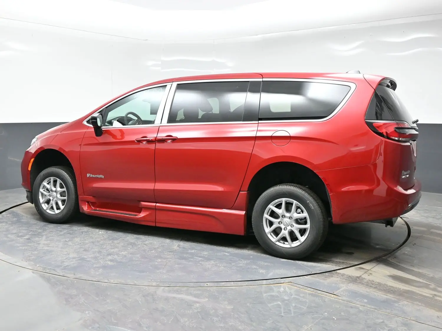 2026 Chrysler Pacifica Select photo 3