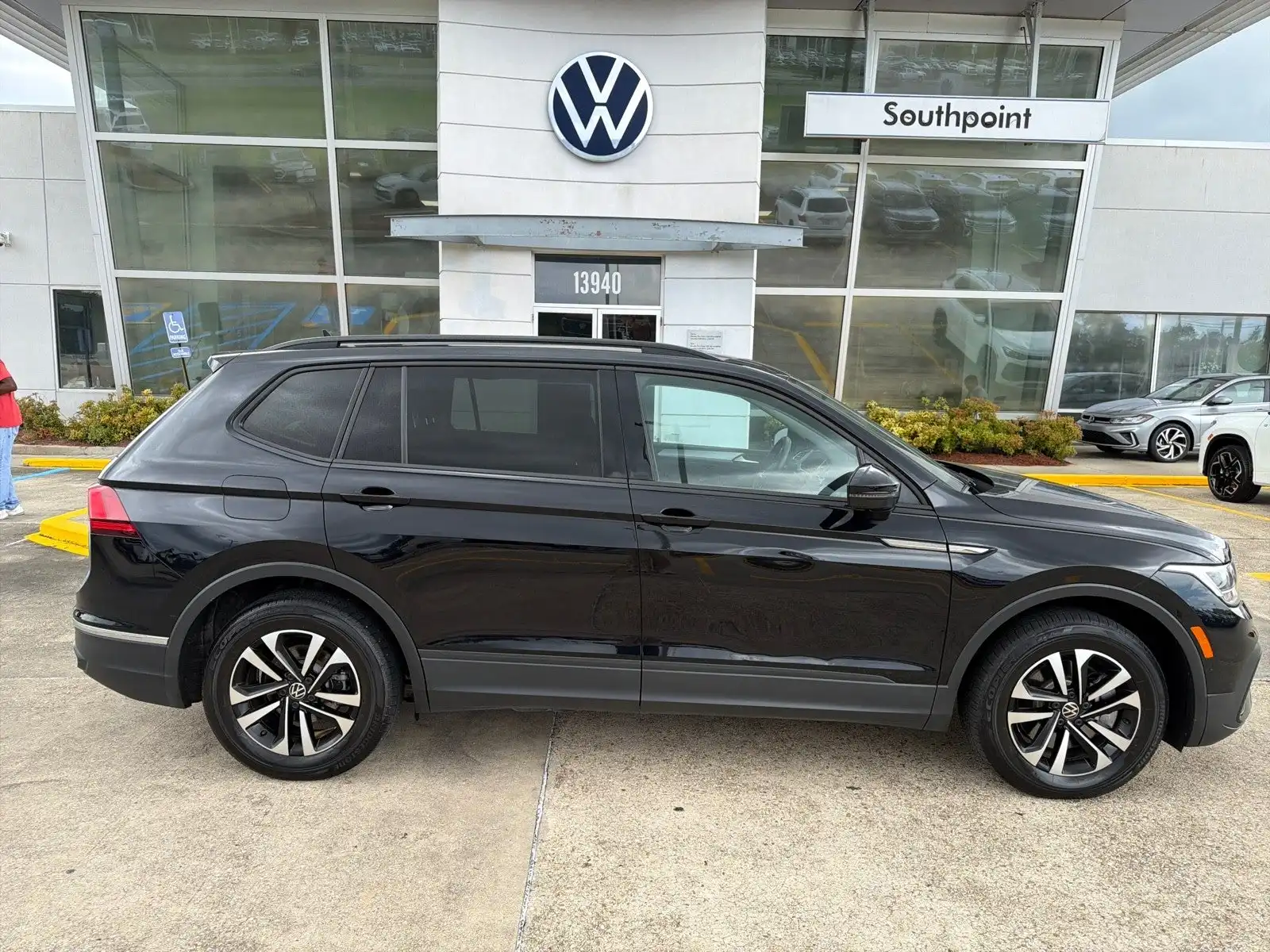 2023 Volkswagen Tiguan 2.0T S's photo