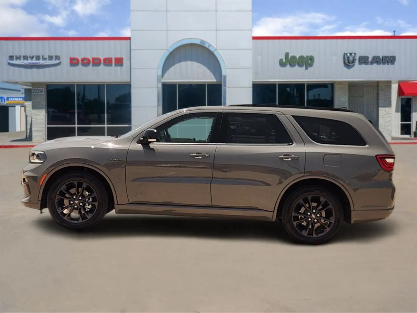 2023 Dodge Durango R/T Plus RWD photo 3