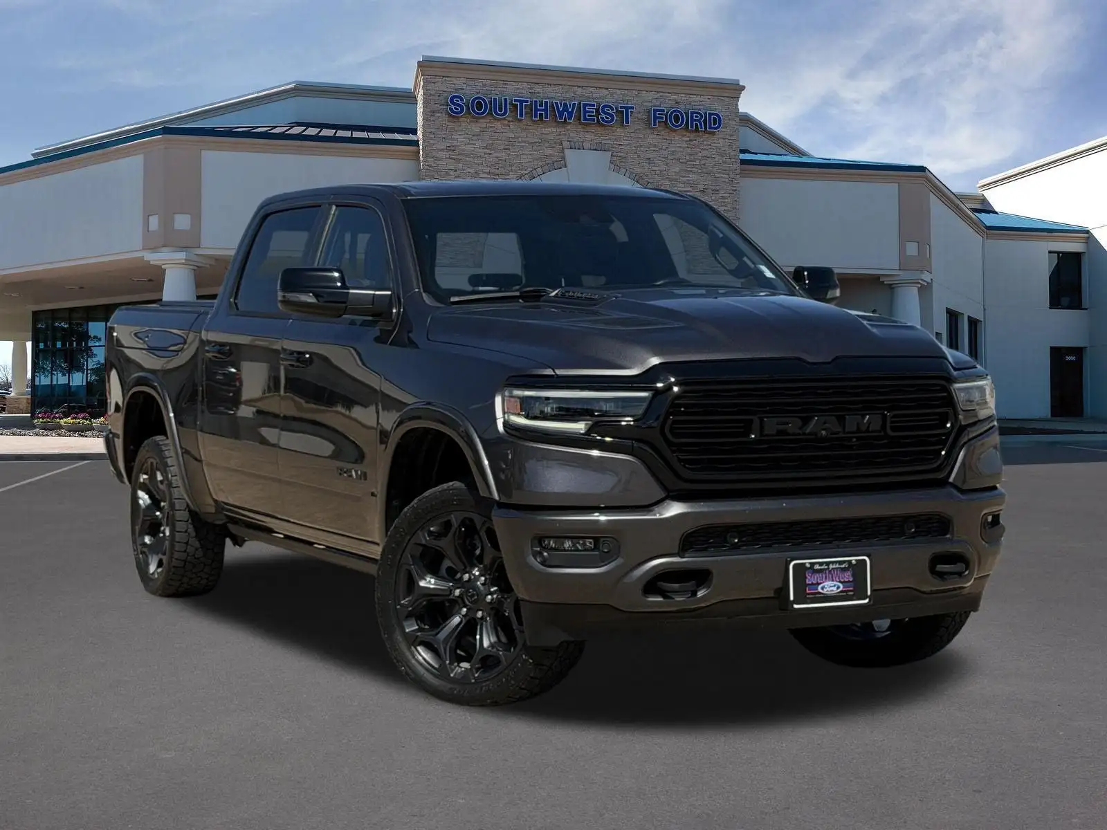 2024 RAM 1500 Limited 4WD Crew Cab 5'7's photo