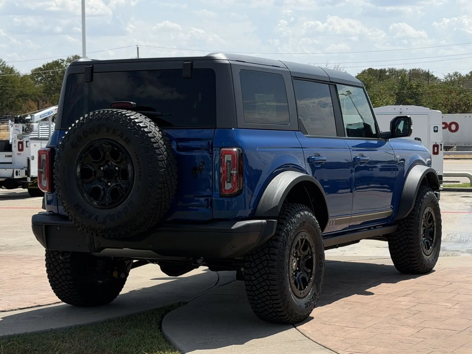 2021 Ford Bronco First Edition 4WD Advanced photo 4