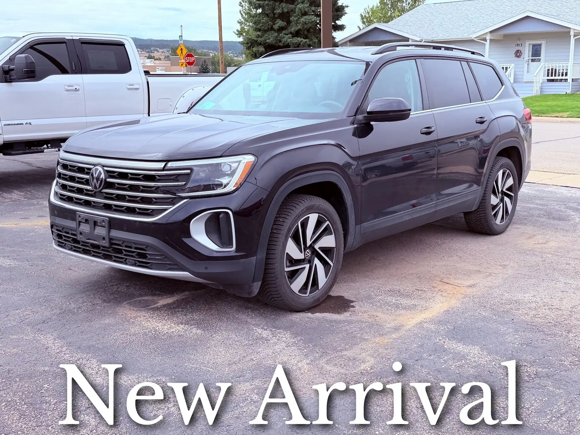 2024 Volkswagen Atlas 2.0T SE with Tech 4Motion's photo