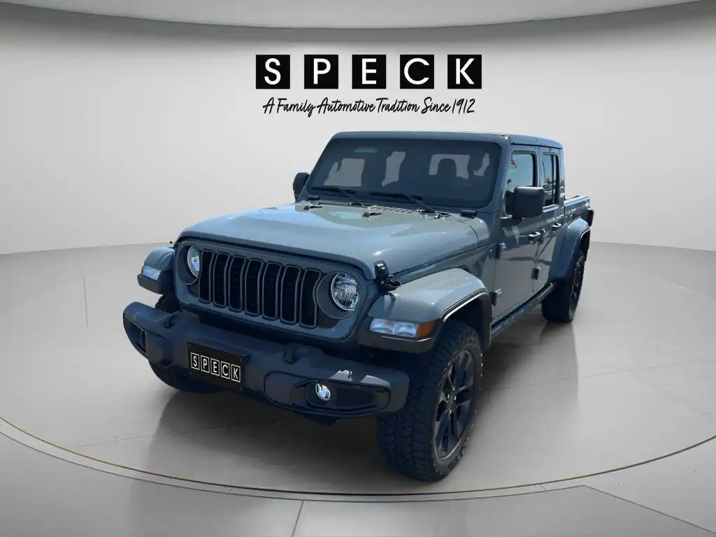 2025 Jeep Gladiator Nighthawk Auto's photo