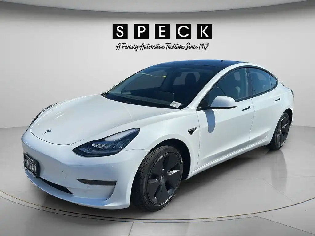 2021 Tesla Model 3 Standard Range Plus's photo