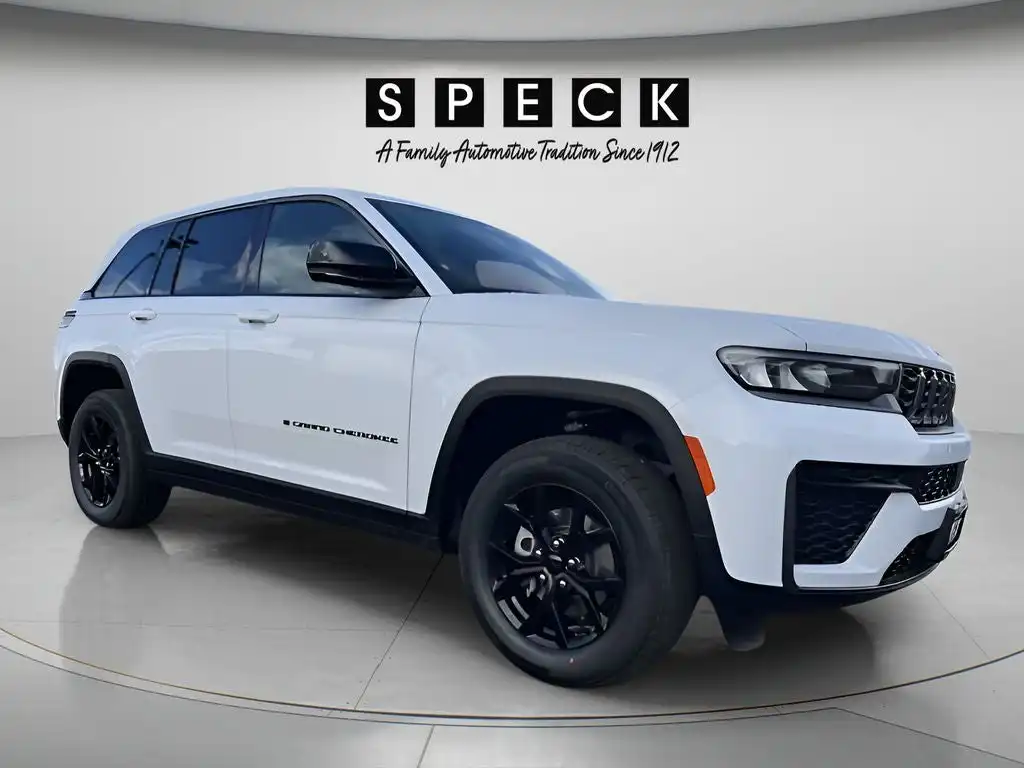 2026 Jeep Grand Cherokee Laredo Altitude 4WD's photo