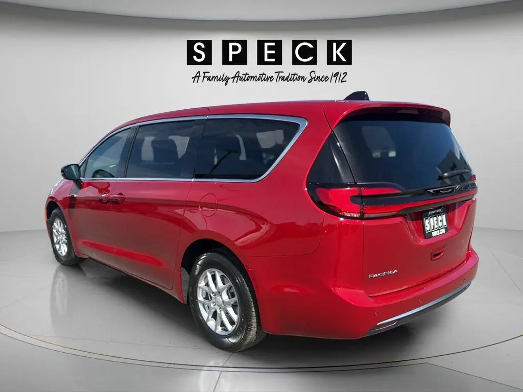 2027 Chrysler Pacifica Select photo 3